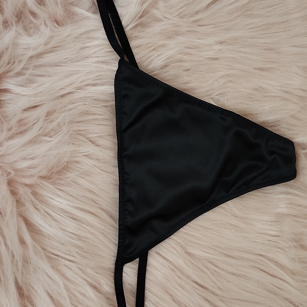 Brand New Victoria's Secret DREAM ANGELS SATIN V-STRING-M
